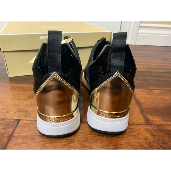 Michael Kors Black Maven Zig Zag Nylon Slip-On Trainer NEW $175, Size 7.5 - Picture 6 of 9